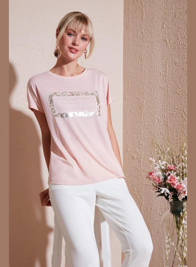 ليلا تيشيرت نسائي ليلا مطبوع بياقة مستديرة وقصة عادية